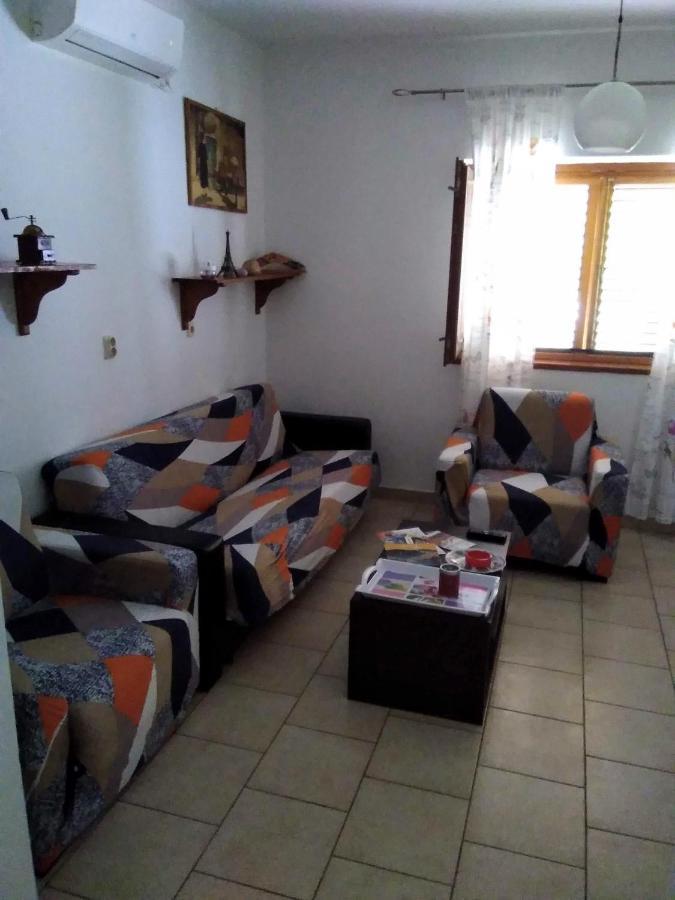 House " Bond " Villa Tisno Exterior photo