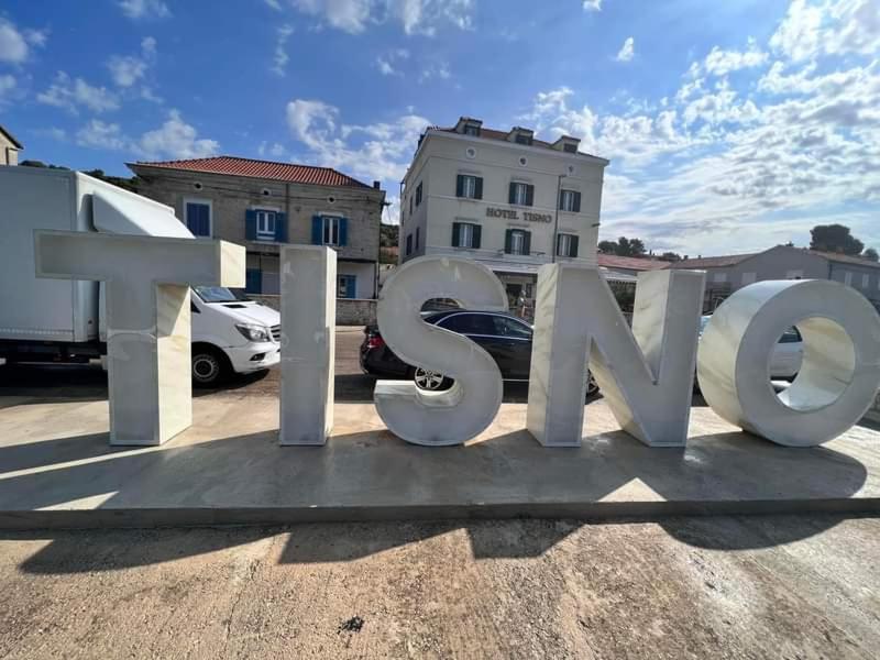 House " Bond " Villa Tisno Exterior photo